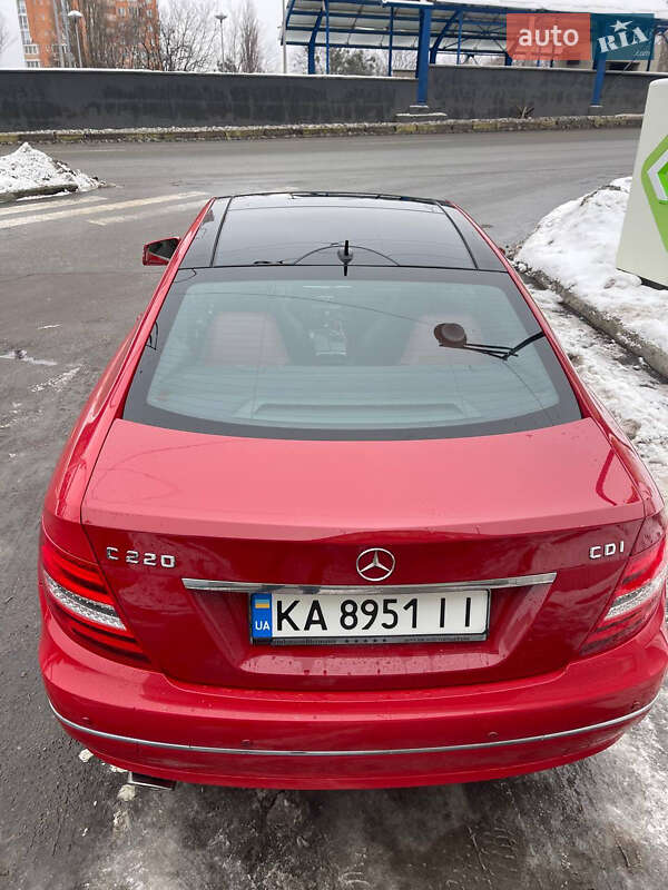 Купе Mercedes-Benz C-Class 2011 в Киеве