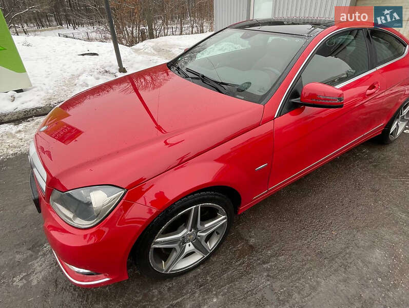 Купе Mercedes-Benz C-Class 2011 в Киеве