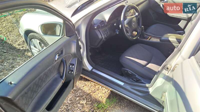 Универсал Mercedes-Benz C-Class 2002 в Ракитном