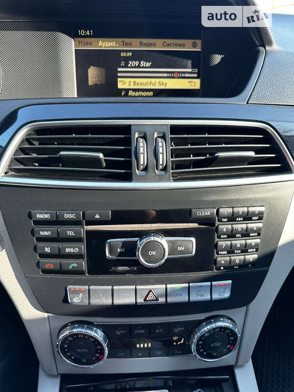 Універсал Mercedes-Benz C-Class 2011 в Чернівцях