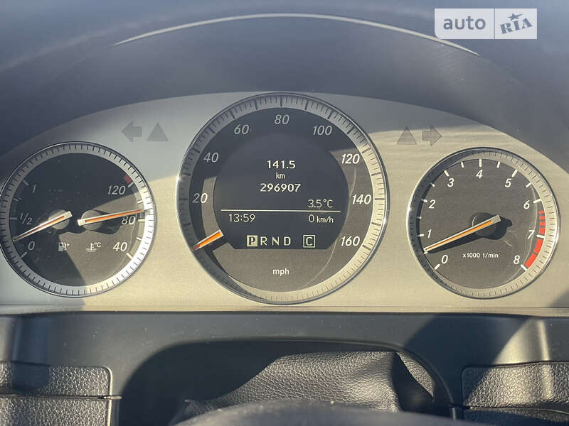 Седан Mercedes-Benz C-Class 2008 в Николаеве