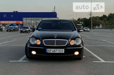 Седан Mercedes-Benz C-Class 2002 в Запоріжжі