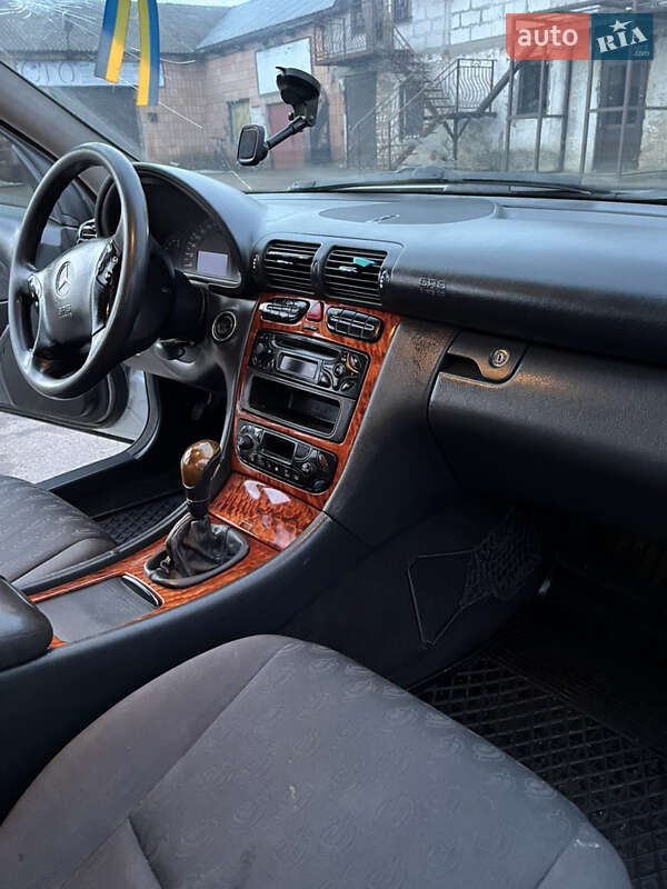 Универсал Mercedes-Benz C-Class 2001 в Рокитном