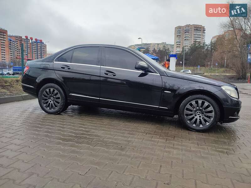 Седан Mercedes-Benz C-Class 2007 в Обухове