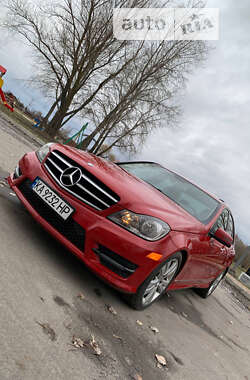 Файл:Mercedes C-Klasse (W204) Elegance front.jpg — Википедия