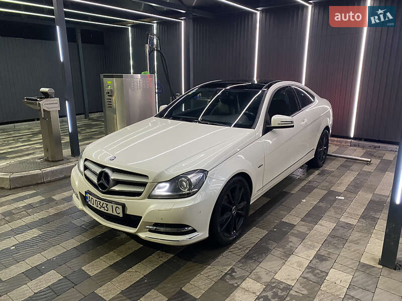 Купе Mercedes-Benz C-Class 2011 в Ужгороде