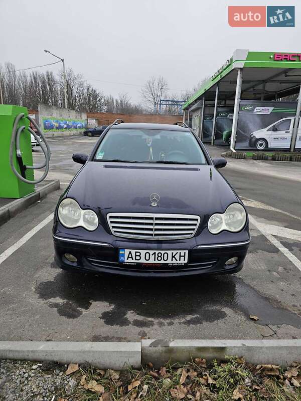 Универсал Mercedes-Benz C-Class 2004 в Виннице