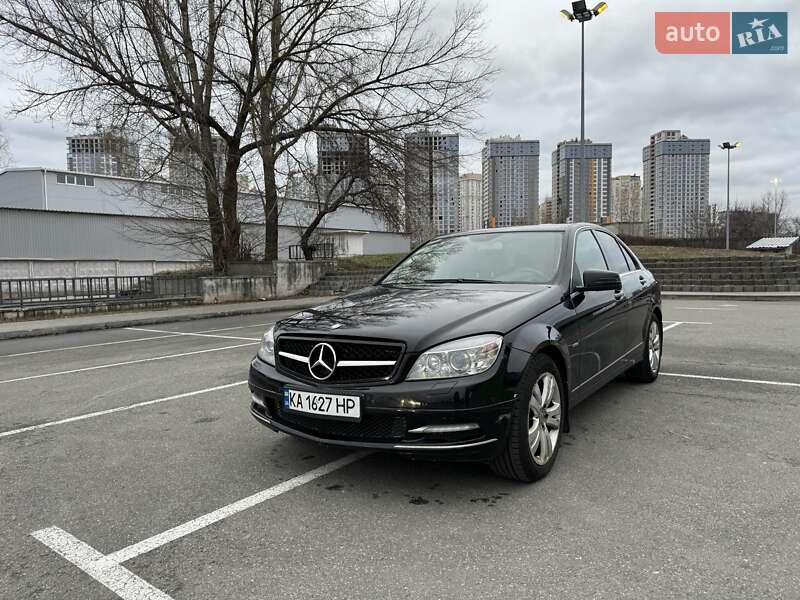 Седан Mercedes-Benz C-Class 2010 в Киеве