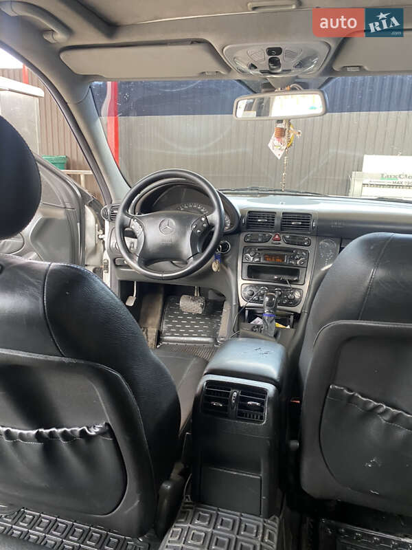 Универсал Mercedes-Benz C-Class 2003 в Яворове