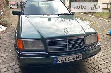 Седан Mercedes-Benz C-Class 1995 в Киеве