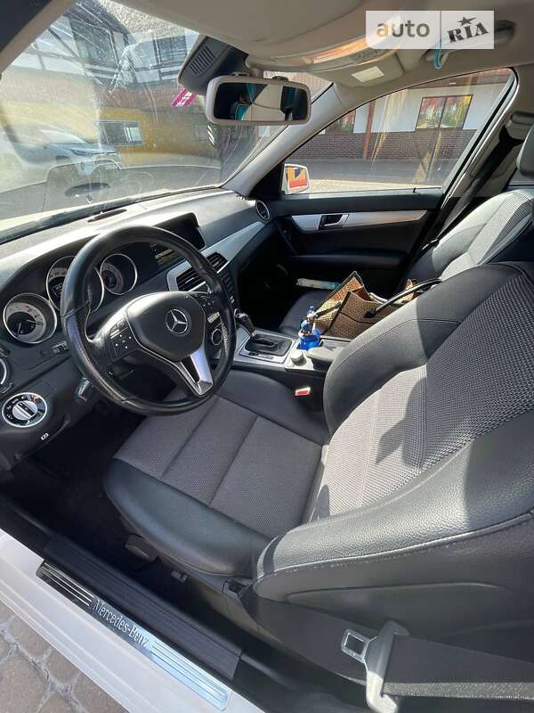 Седан Mercedes-Benz C-Class 2012 в Львове