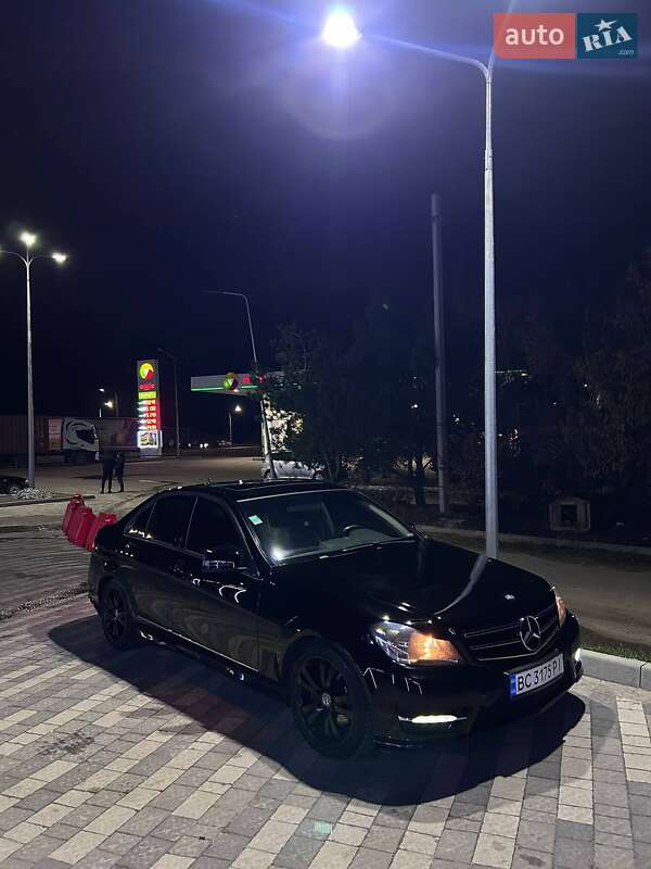 Седан Mercedes-Benz C-Class 2013 в Львове