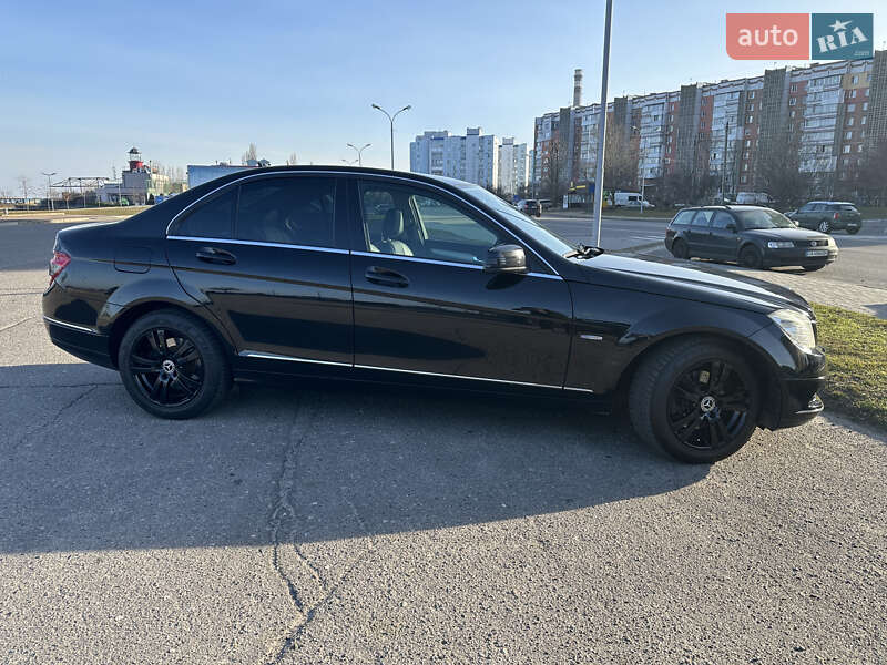 Седан Mercedes-Benz C-Class 2010 в Черкассах