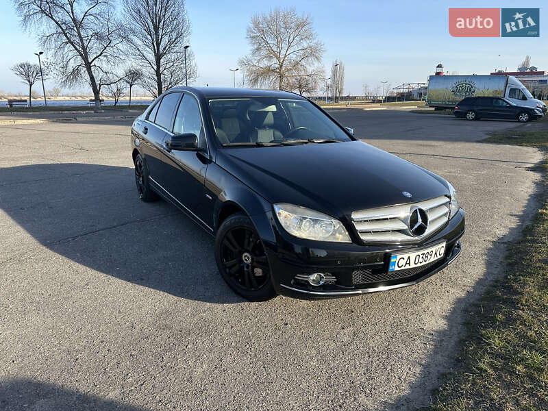 Седан Mercedes-Benz C-Class 2010 в Черкассах