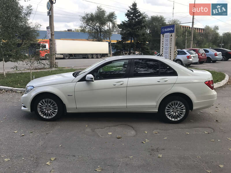 Седан Mercedes-Benz C-Class 2011 в Запорожье