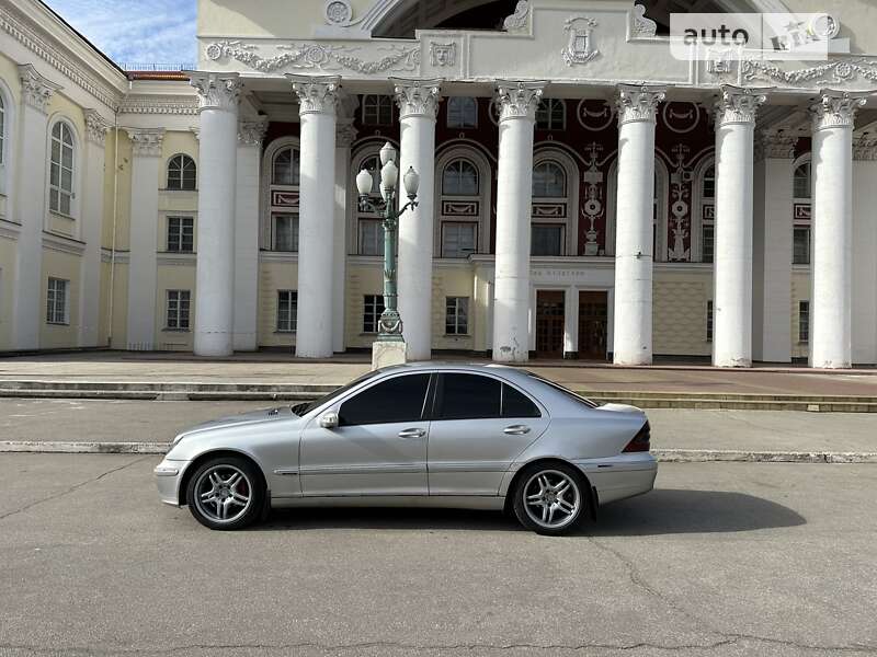 Седан Mercedes-Benz C-Class 2000 в Пятихатках