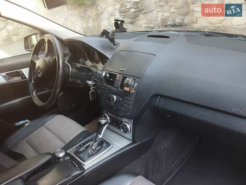 Универсал Mercedes-Benz C-Class 2009 в Львове фото 10 Универсал Mercedes-Benz C-Class 2009 в Львове