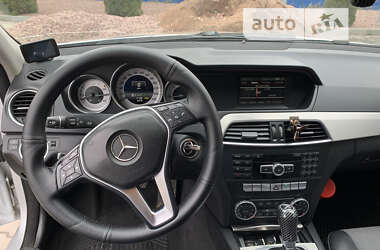 Универсал Mercedes-Benz C-Class 2013 в Житомире