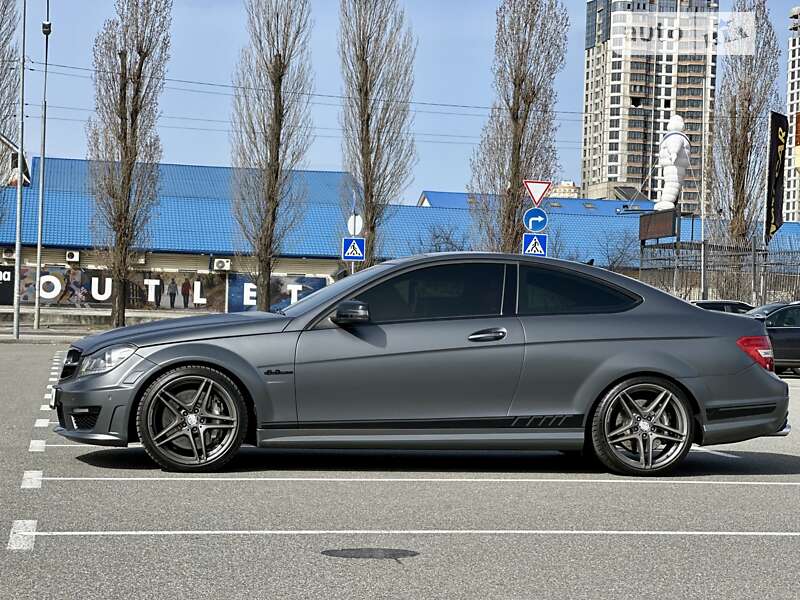 Купе Mercedes-Benz C-Class 2011 в Киеве