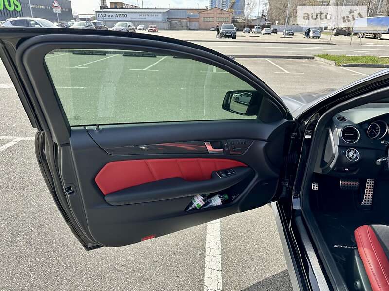 Купе Mercedes-Benz C-Class 2011 в Киеве