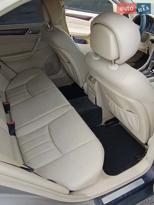 Седан Mercedes-Benz C-Class 2005 в Рокитному