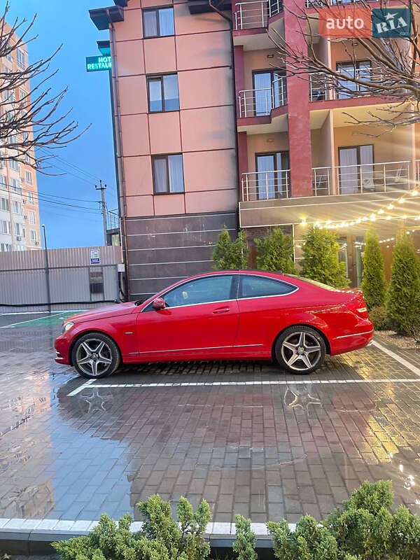 Купе Mercedes-Benz C-Class 2011 в Киеве