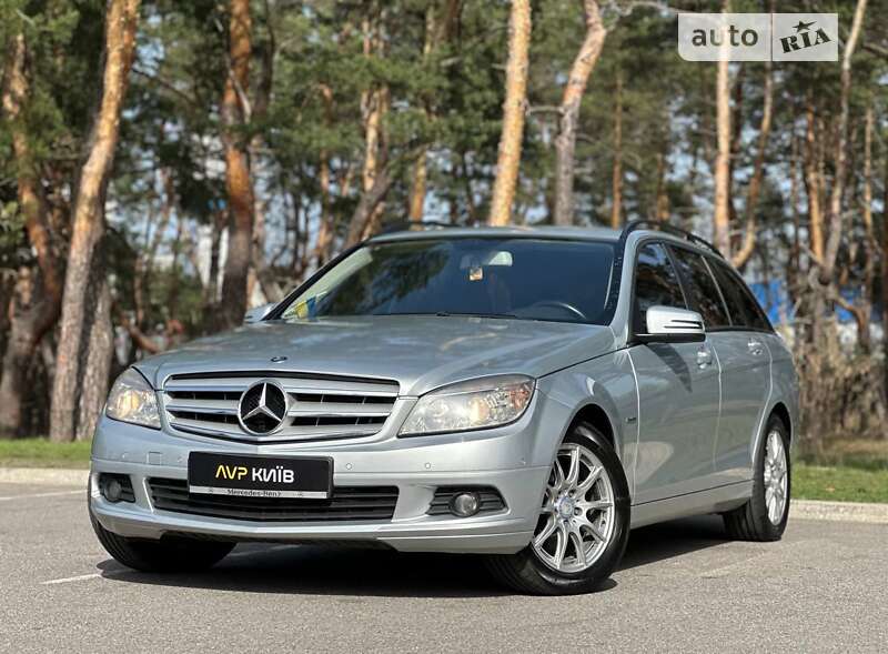 Универсал Mercedes-Benz C-Class 2010 в Киеве