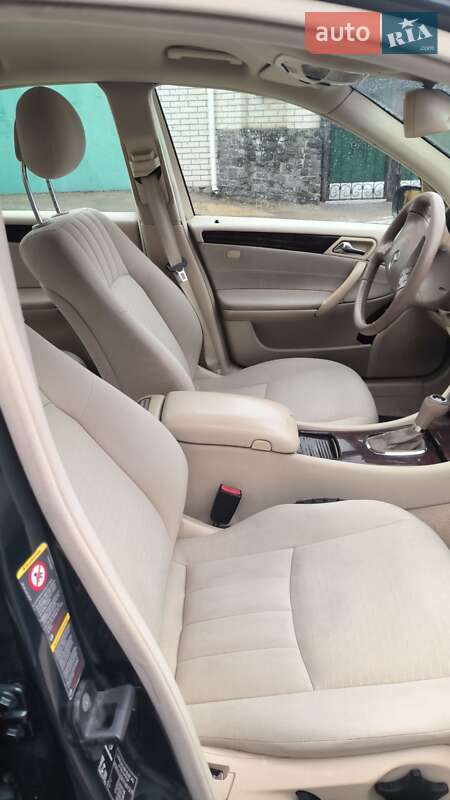 Седан Mercedes-Benz C-Class 2004 в Житомире