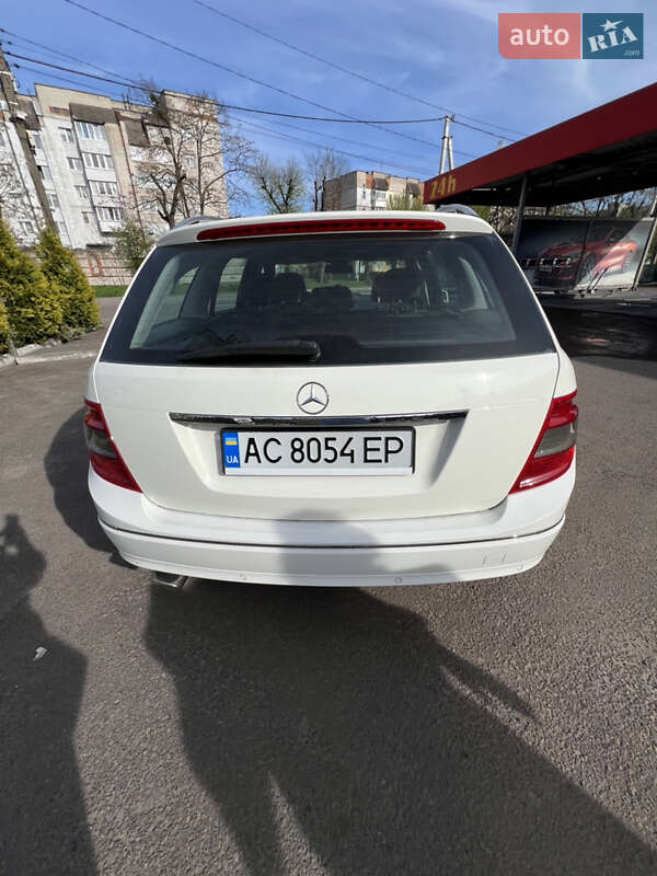 Універсал Mercedes-Benz C-Class 2010 в Шептицькому