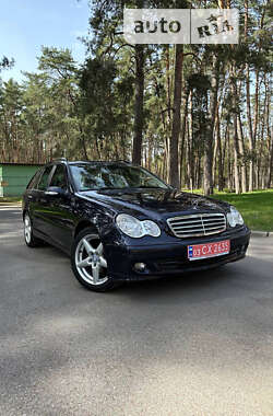 Універсал Mercedes-Benz C-Class 2006 в Чернігові