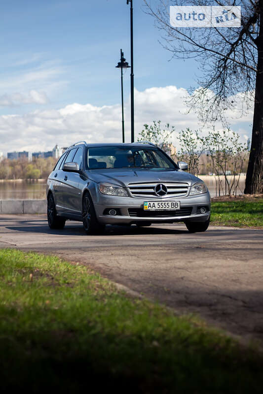 Універсал Mercedes-Benz C-Class 2008 в Києві