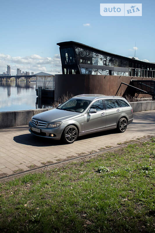 Універсал Mercedes-Benz C-Class 2008 в Києві