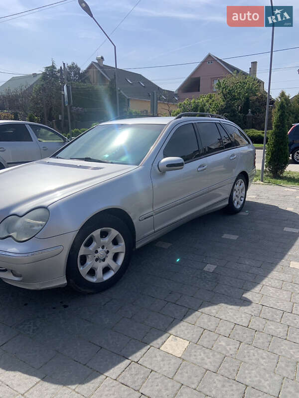 Универсал Mercedes-Benz C-Class 2003 в Ужгороде