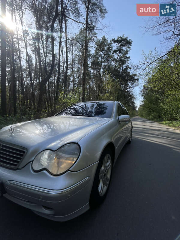 Седан Mercedes-Benz C-Class 2002 в Борисполе