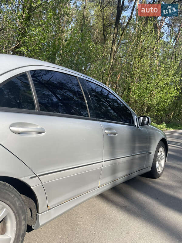 Седан Mercedes-Benz C-Class 2002 в Борисполе