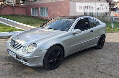 Купе Mercedes-Benz C-Class 2002 в 