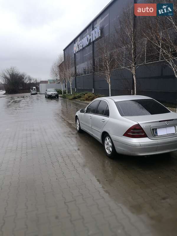 Седан Mercedes-Benz C-Class 2001 в Белой Церкви фото 29 Седан Mercedes-Benz C-Class 2001 в Белой Церкви
