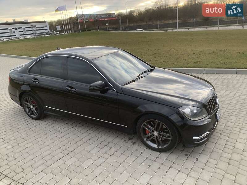 Седан Mercedes-Benz C-Class 2014 в Львове