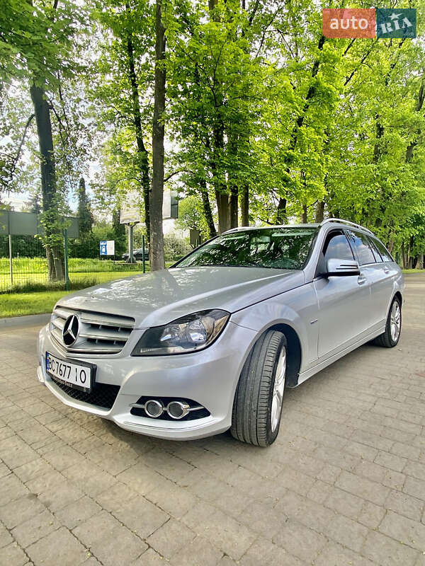 Универсал Mercedes-Benz C-Class 2011 в Стрые