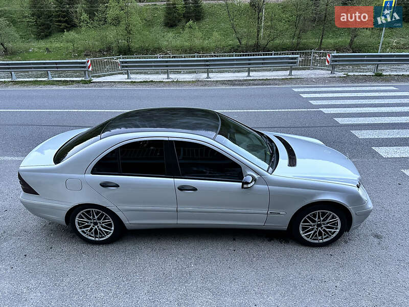 Седан Mercedes-Benz C-Class 2000 в Рахові