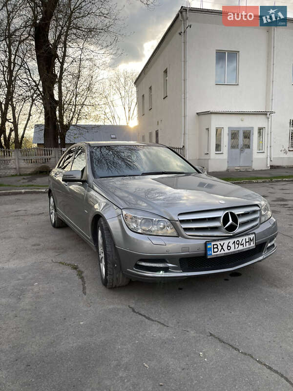 Седан Mercedes-Benz C-Class 2011 в Хмельницькому