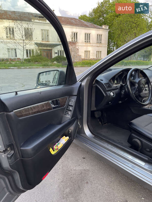 Седан Mercedes-Benz C-Class 2011 в Хмельницькому