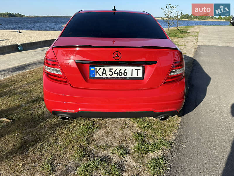 Седан Mercedes-Benz C-Class 2013 в Киеве