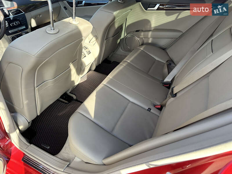 Седан Mercedes-Benz C-Class 2013 в Киеве