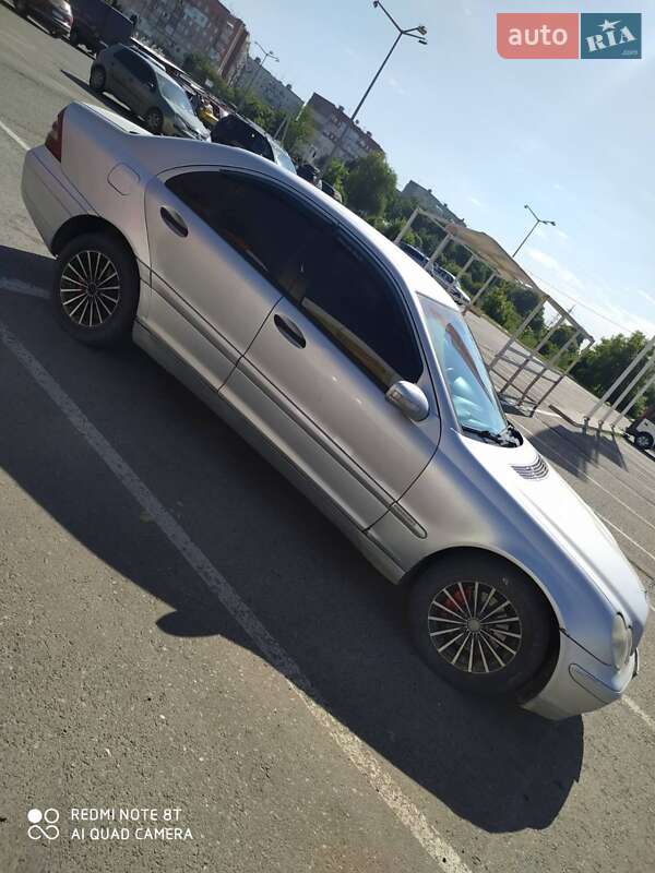 Седан Mercedes-Benz C-Class 2001 в Черновцах фото 14 Седан Mercedes-Benz C-Class 2001 в Черновцах
