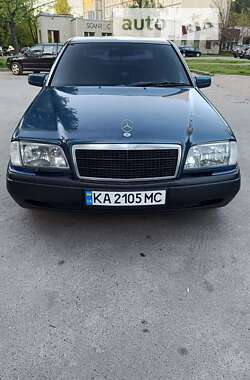 Седан Mercedes-Benz C-Class 1994 в Киеве