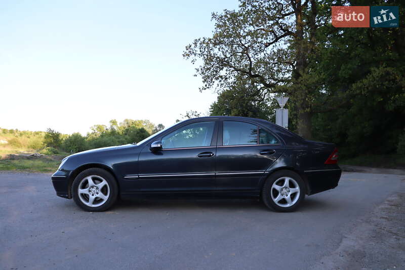 Седан Mercedes-Benz C-Class 2002 в Львове