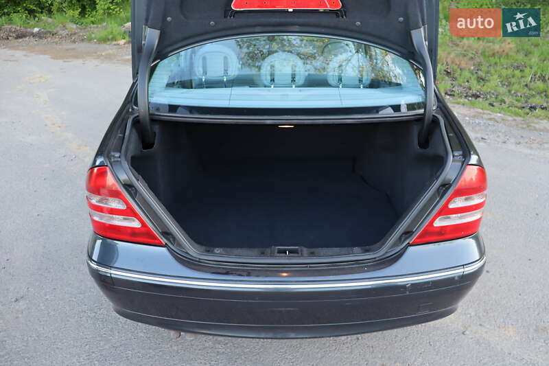 Седан Mercedes-Benz C-Class 2002 в Львове