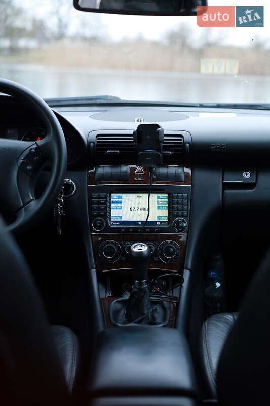 Универсал Mercedes-Benz C-Class 2005 в Хороле фото 15 Универсал Mercedes-Benz C-Class 2005 в Хороле