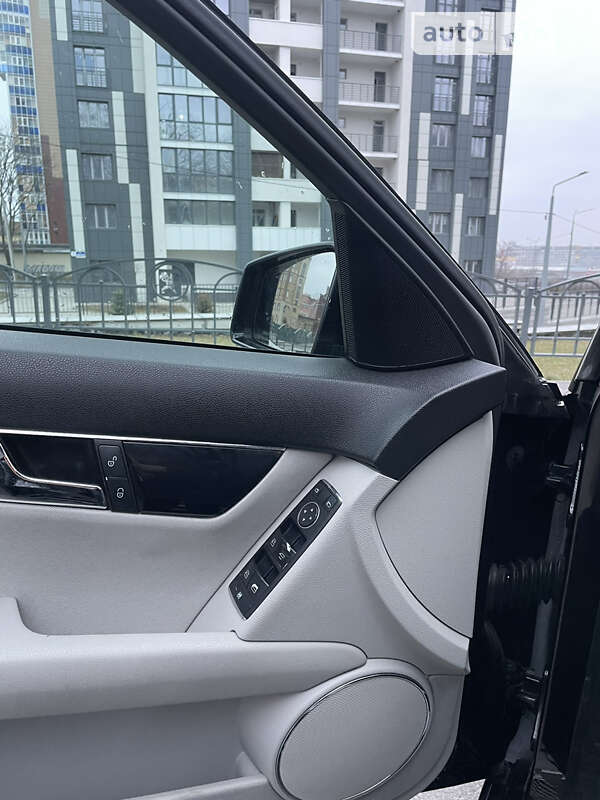 Универсал Mercedes-Benz C-Class 2008 в Харькове